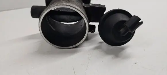KIA Sorento Engine shut-off valve 