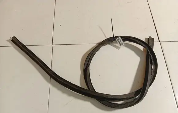 Audi A4 S4 B6 8E 8H Engine compartment rubber
