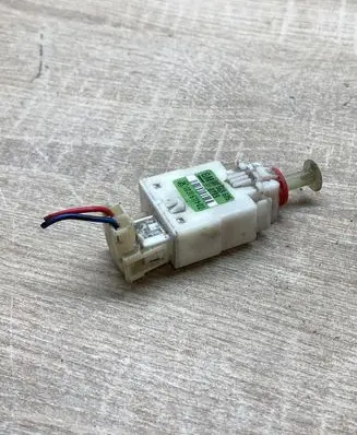 Opel Vectra A Brake pedal sensor switch 90569685 03611102