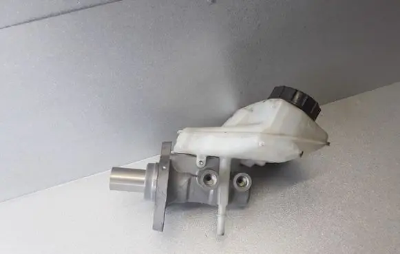 Volvo V70 Master brake cylinder