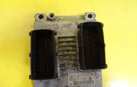 Fiat Bravo - Brava Engine control unit/module 0261206983 182131