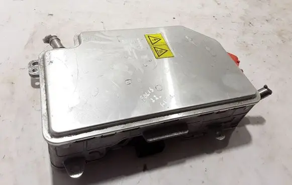 Voltage converter inverter