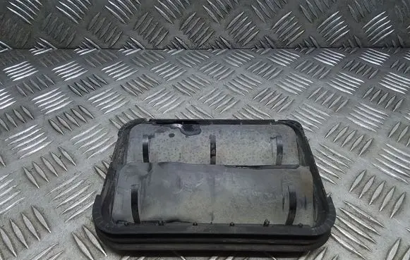 Citroen Jumpy Quarter panel pressure vent 9675506980