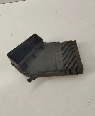 Audi A4 S4 B6 8E 8H Air intake duct part 8E0129617D