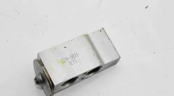 Honda S2000 Air conditioning (A/C) expansion valve S2A0031