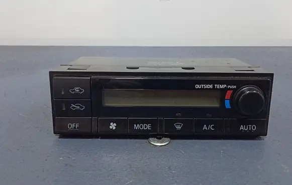Nissan X-Trail T30 Climate control unit 27500-8H901