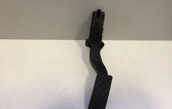Volkswagen Golf VII Accelerator throttle pedal 5Q1723503F