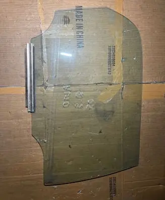 Suzuki Alto Rear door window glass
