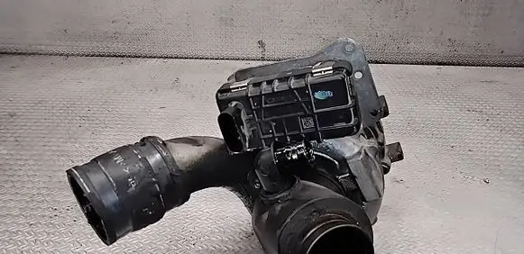 Audi A6 S6 C6 4F Turbo 059145715T 6NW009483