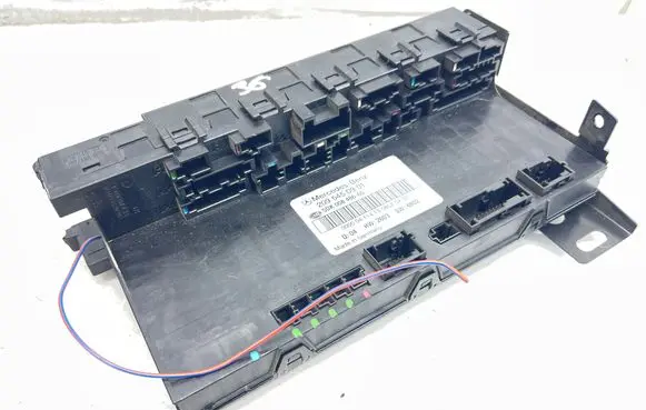 Mercedes-Benz E W211 Fuse module 2095450901 5DK00848660