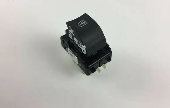 Renault Captur Electric window control switch 254218614R Z3538