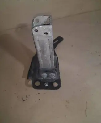 Audi A6 S6 C6 4F Front bumper mounting bracket 4F0805499