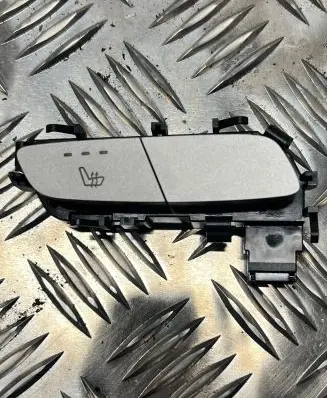 Mercedes-Benz C W205 Seat heating switch A2059050004 12628862 SW132301
