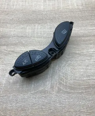 Ford Focus Windscreen/window heater switch 98AG19A945B 98AG19A945BB 98AG19A945