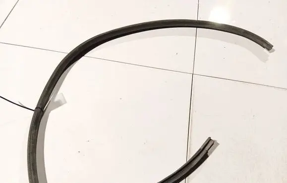 Suzuki Swift I Rubber seal front coupe door 