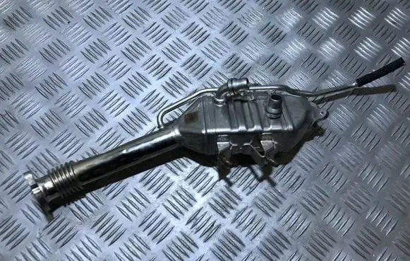 BMW 5 F10 F11 EGR valve cooler 8576473 21840A0D