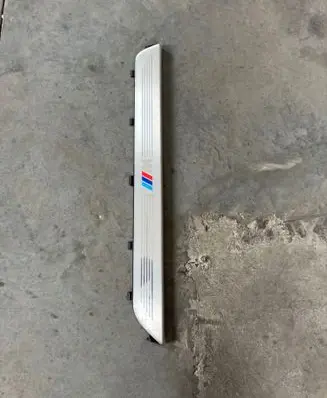 Front sill trim cover