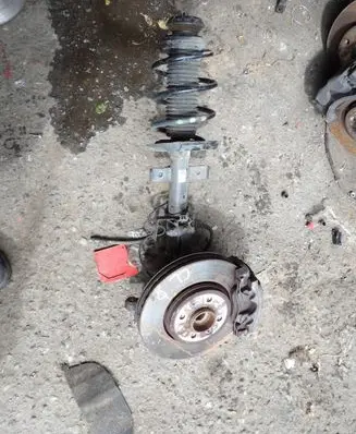 Renault Clio V Front wheel hub spindle knuckle