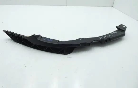 Skoda Octavia Mk2 (1Z) Front bumper mounting bracket 1Z0807184D