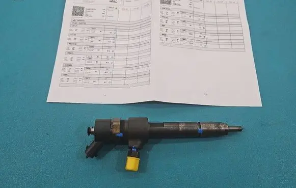 Opel Zafira B Fuel injector 0445110276 IMPRK1523437
