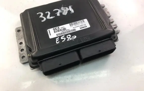 Volvo S40 Engine control unit/module ECU P30614235 S108212204D
