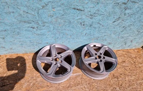 Ford Fiesta R16 alloy rim 