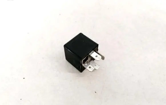 Volvo S40, V40 Other relay MB953381 V23134-B52-X240