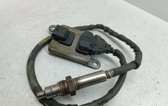 Mercedes-Benz C W205 Lambda probe sensor A0009050108 0009050108