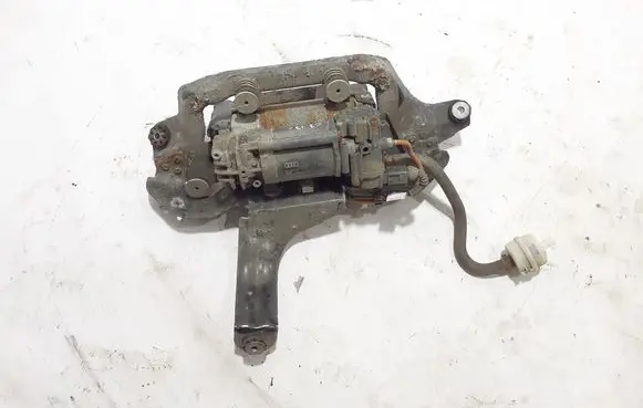 Audi A6 S6 C7 4G Air suspension compressor/pump 4G0616005D