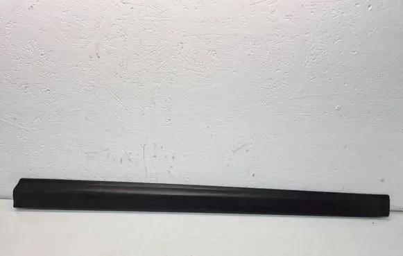 Hyundai Santa Fe Front door trim (molding) 877602B010