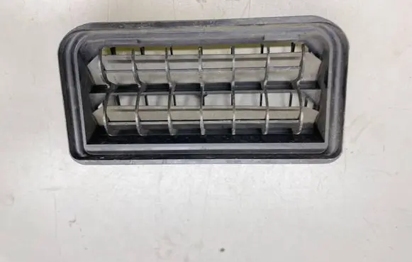 Volkswagen Jetta VI Quarter panel pressure vent 3C0819465
