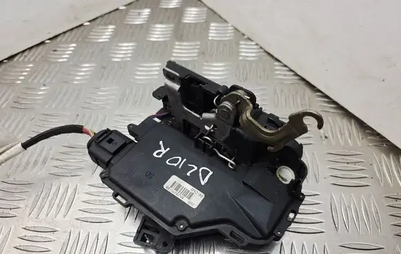 Audi TT Mk1 Front door lock 8N2837016B