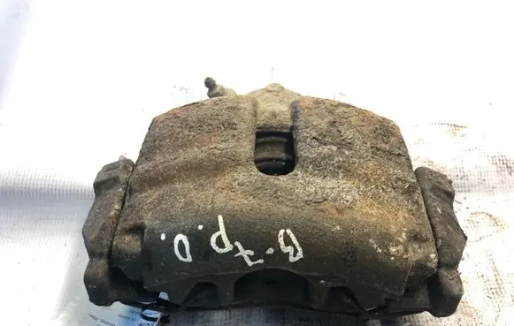 Volkswagen PASSAT B7 Front brake caliper