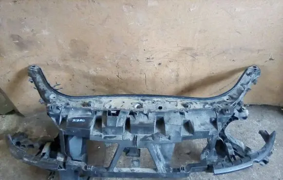 Renault Scenic II - Grand scenic II Radiator support slam panel