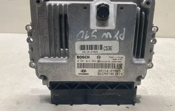 Hyundai Santa Fe Engine control unit/module 3911327825 0281013584