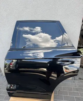 Volkswagen Touareg III Rear door