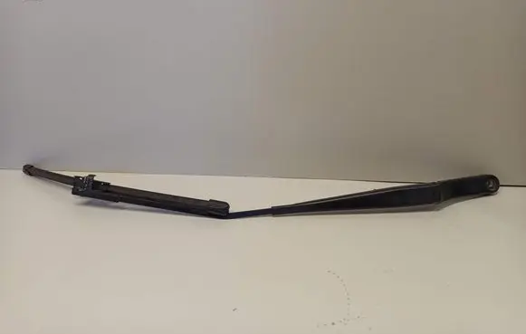 Front wiper blade arm