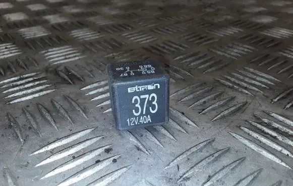 Audi A6 S6 C5 4B Other relay 8D0951253A