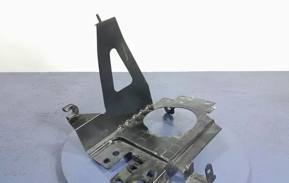 Nissan Qashqai Battery box tray 