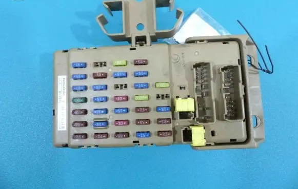 Subaru Tribeca Fuse box set 82201XA06A IMPRK875125