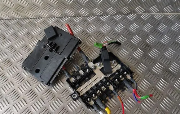 Mercedes-Benz C W205 Fuse module A2055402850 A0035421819