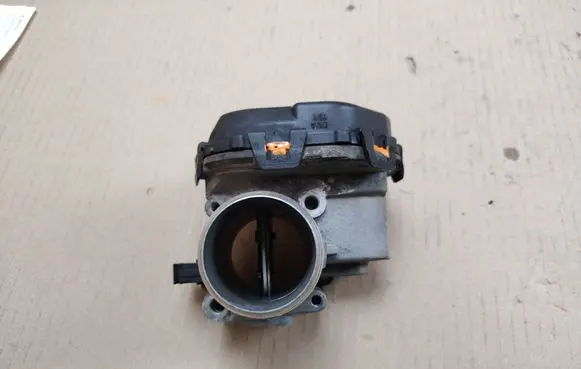 Opel Combo E Throttle valve 983017148000