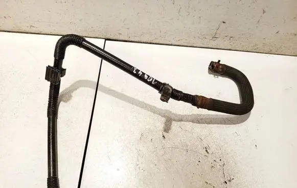 Engine coolant pipe/hose