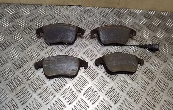 Volkswagen Tiguan Brake pads (front) 