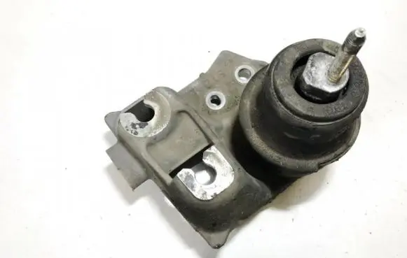Subaru Legacy Engine mount bracket