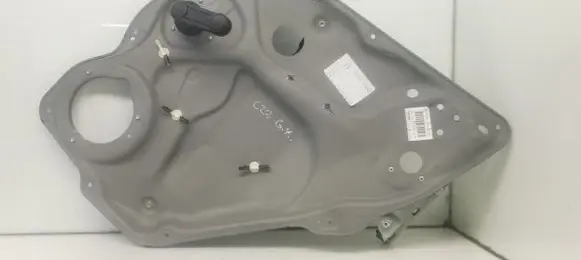 Rear door manual window regulator