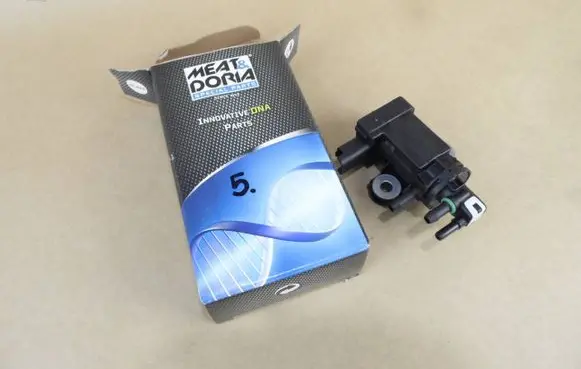 Citroen C4 II Picasso Intake manifold valve actuator/motor 331240114 9363 8033419450984