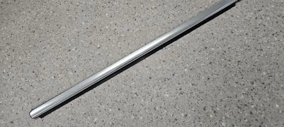 Mercedes-Benz GL X164 Front door glass trim molding A1646907480 1646907480
