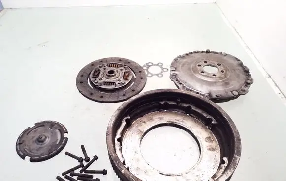Volkswagen Golf III Clutch set kit 027105273D 068141037M