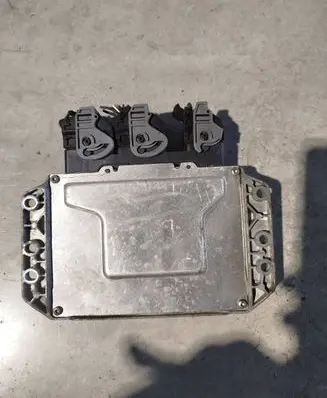 Renault Megane II Engine control unit/module 8200461733 8200504593